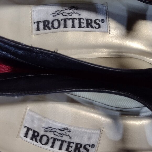 Women’s Trotters Black Shoes – Size 9.5M - Picture 10 of 12